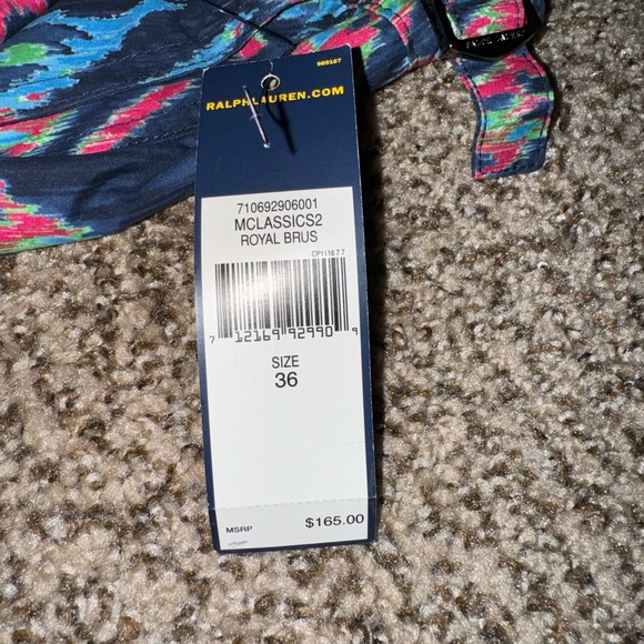 Men’s swim trunks NWT never worn.  Comes with matching travel bag - Picture 3 of 3